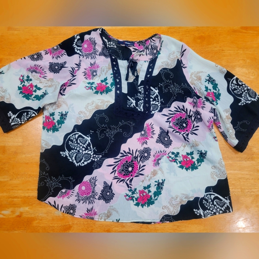 NWOT Denim 24/7 floral tunic